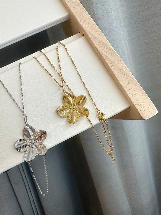 collier breloque fleurs (acier inoxydable)