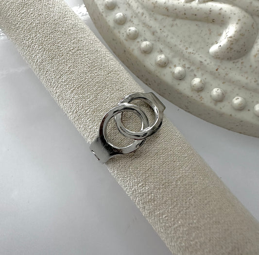 Bague menotte ajustable