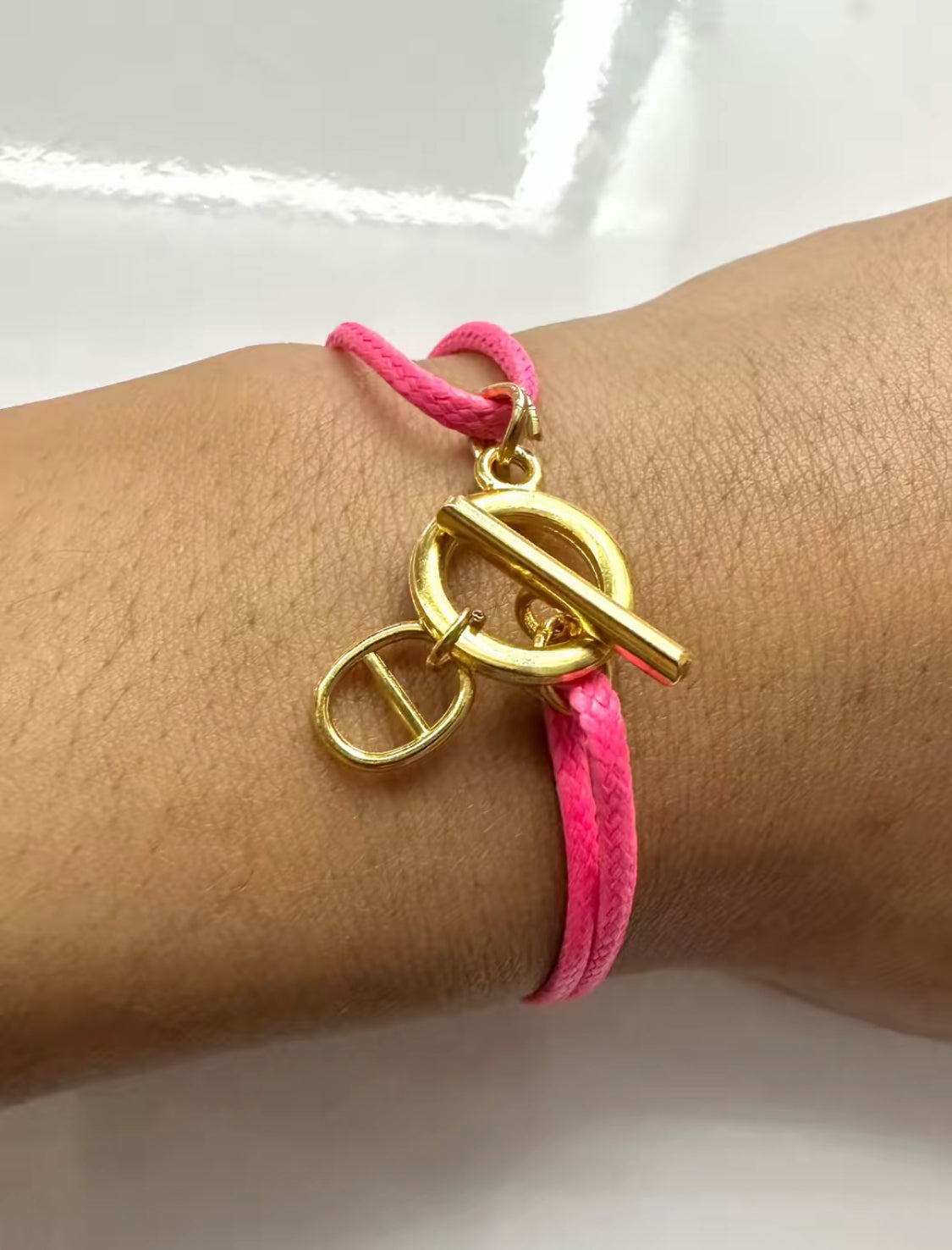 Bracelet à breloque cordon rose